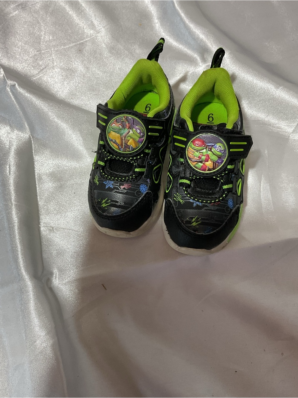 Kids' Black & Neon Green Character Light-Up Sneakers